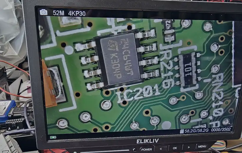 24C64 EEPROM under the microscope